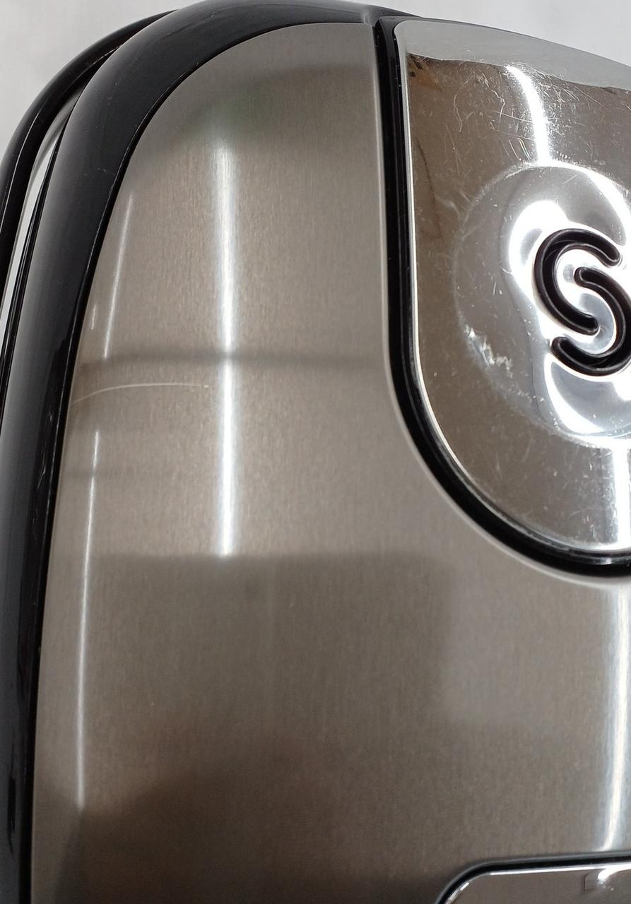 キズあります。