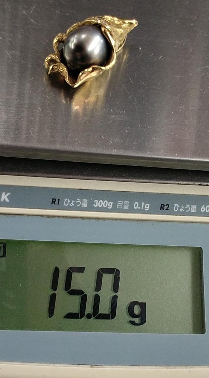 石（不明）付きの重量です。
