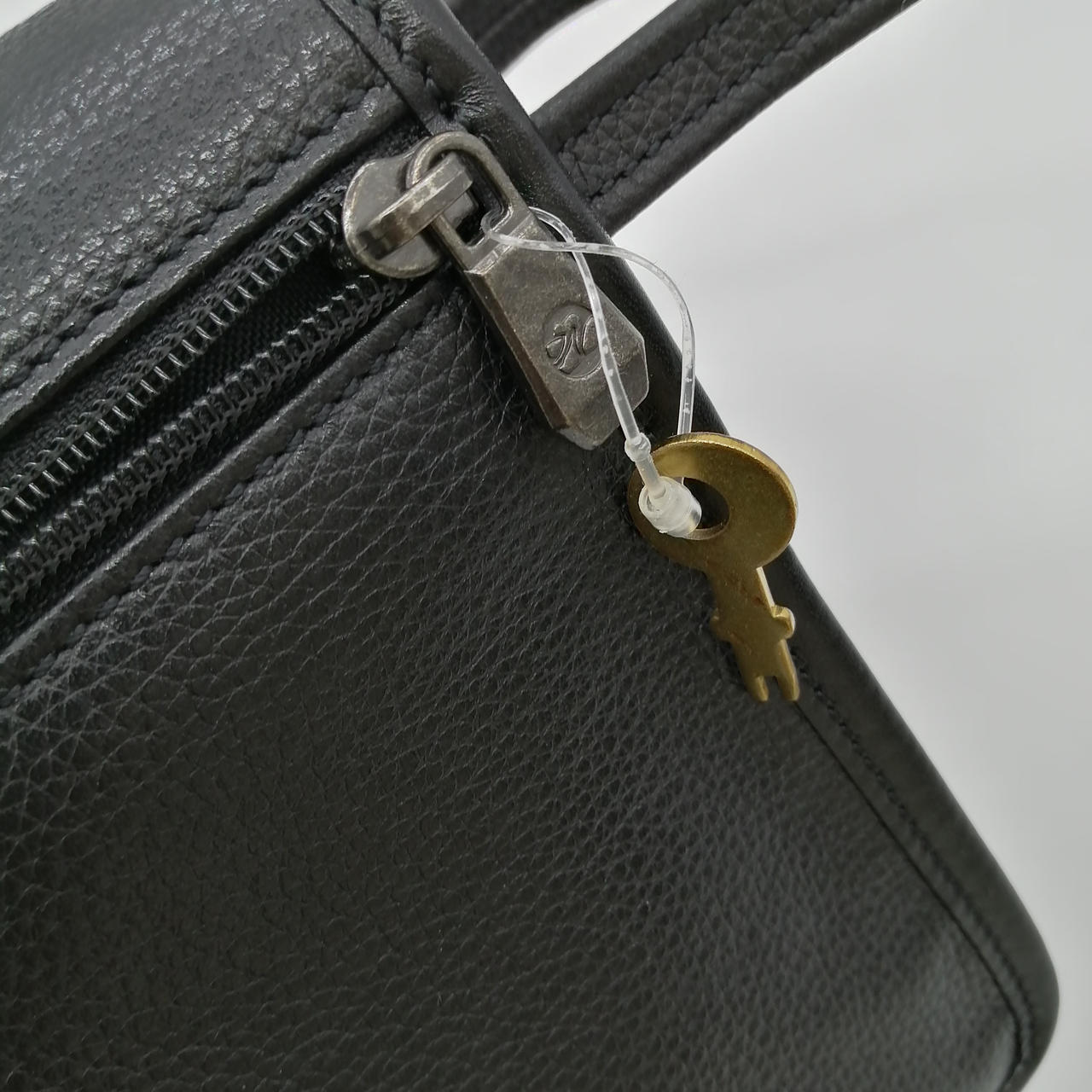 ファスナーかためです