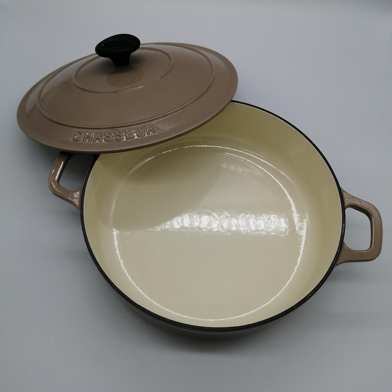 CHASSEUR 両手鍋 オリーブグリーン 25cm シャスール(CHASSEUR)|両手鍋 25CM|HARDOFFオフモール（オフモ