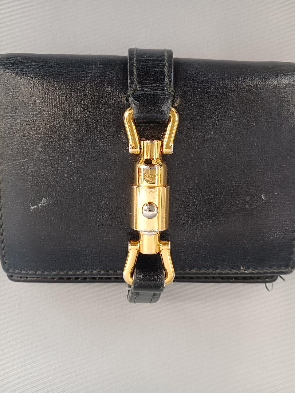 金具メッキ剥がれ有り
シミ有り