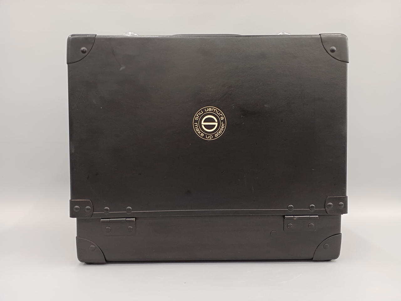 全体的に細かい傷
やや色落ちあります。