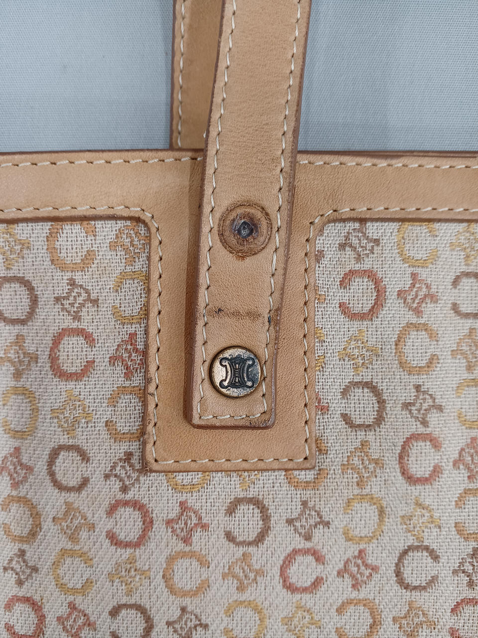 破損箇所1
ボタン無し