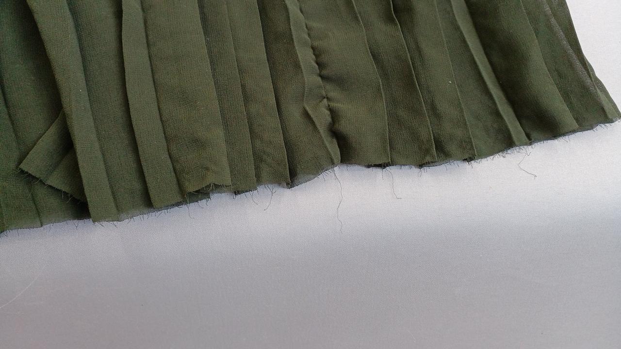 ホツレています。