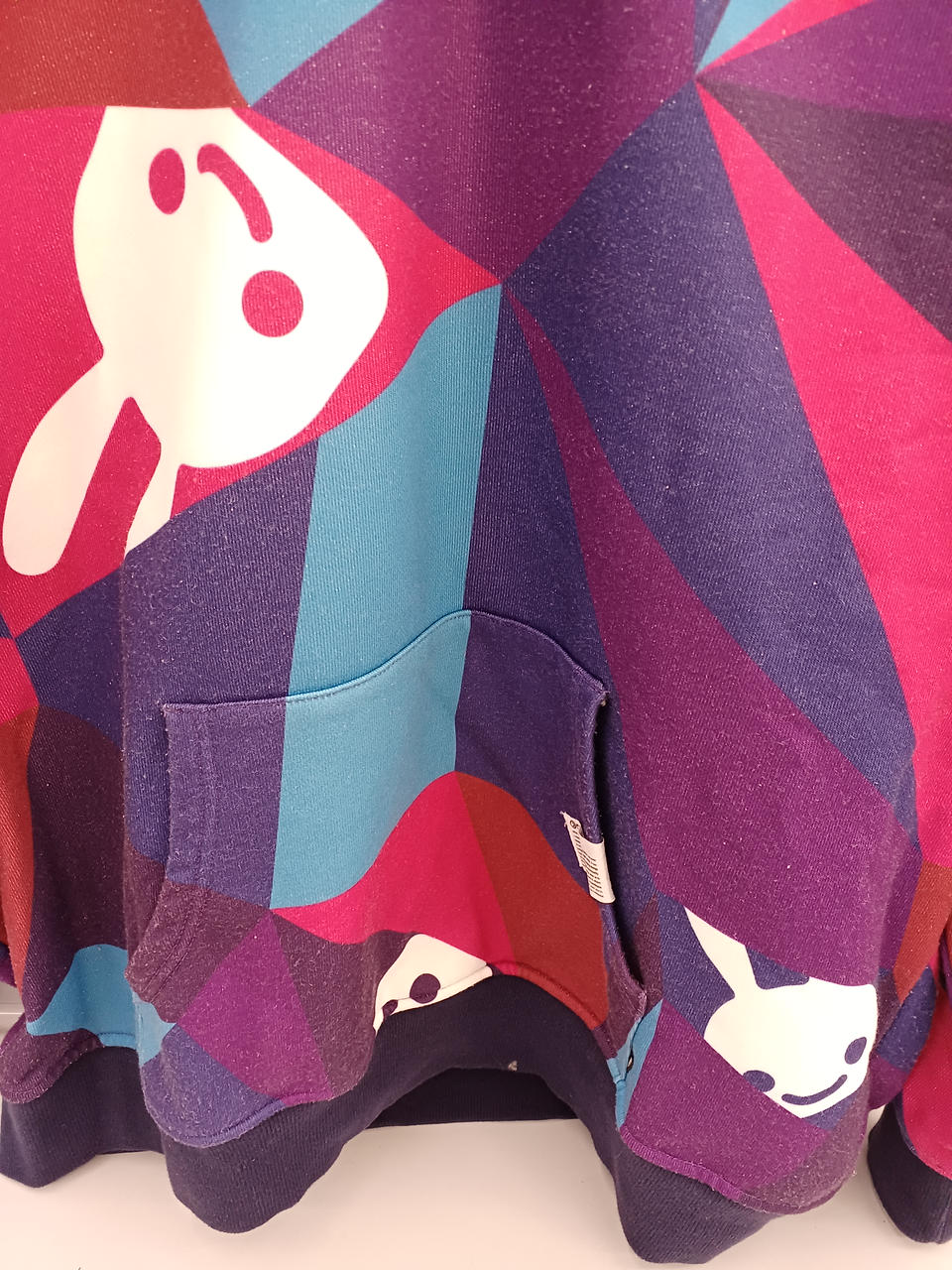 全体的に毛羽立ちあり