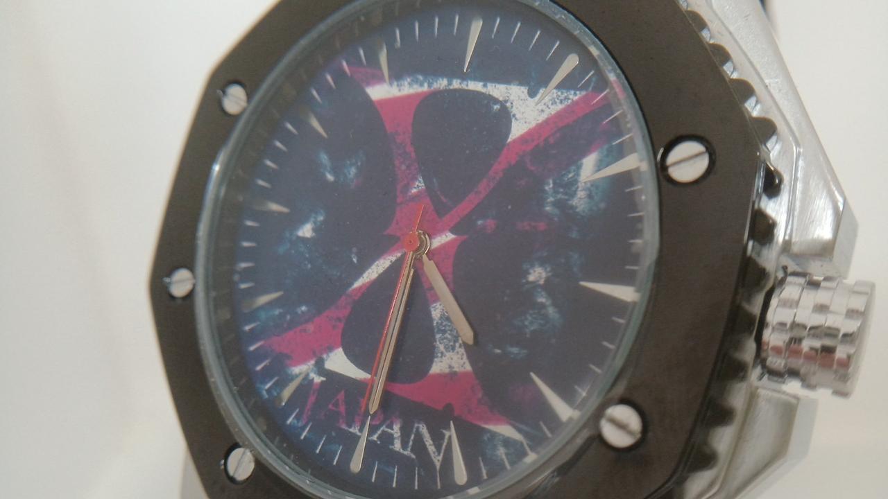 風防シール剥がしていません