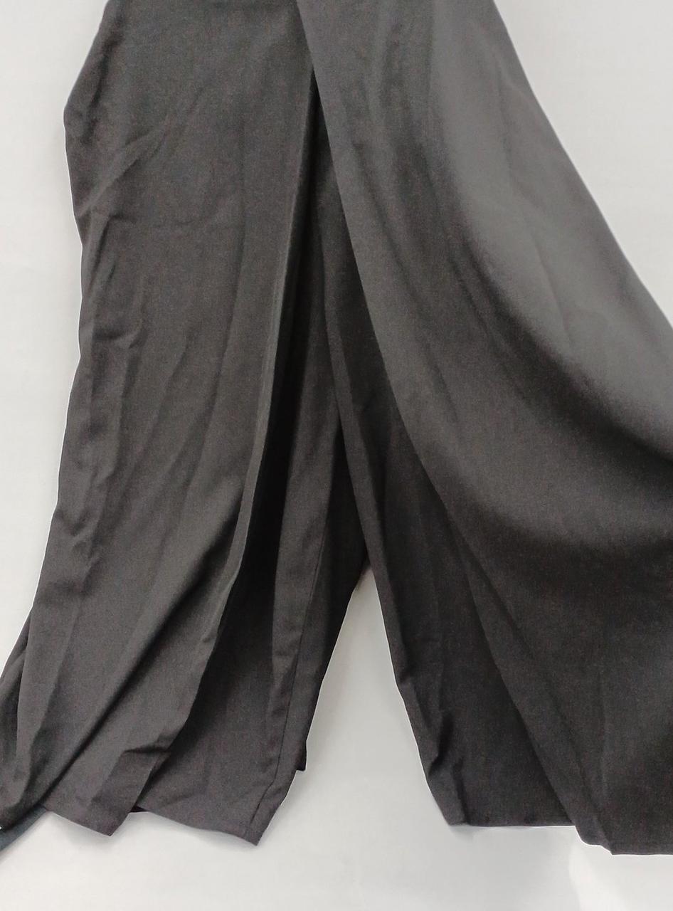 パンツスタイルです。