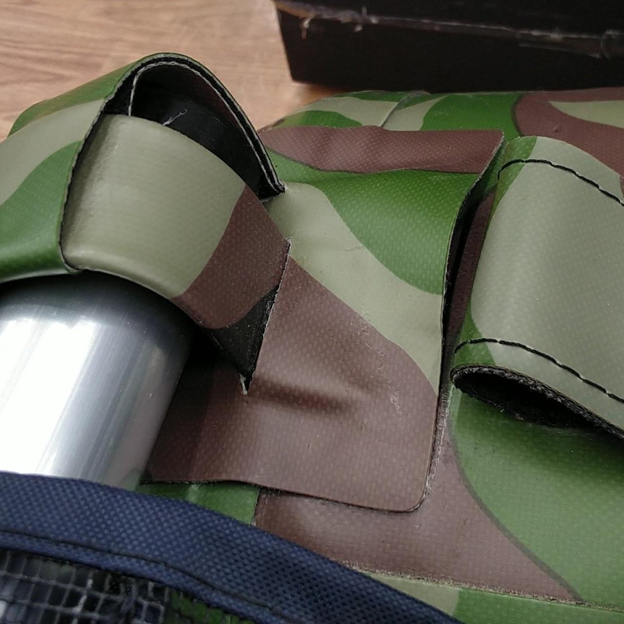 接着剤剥がれあり