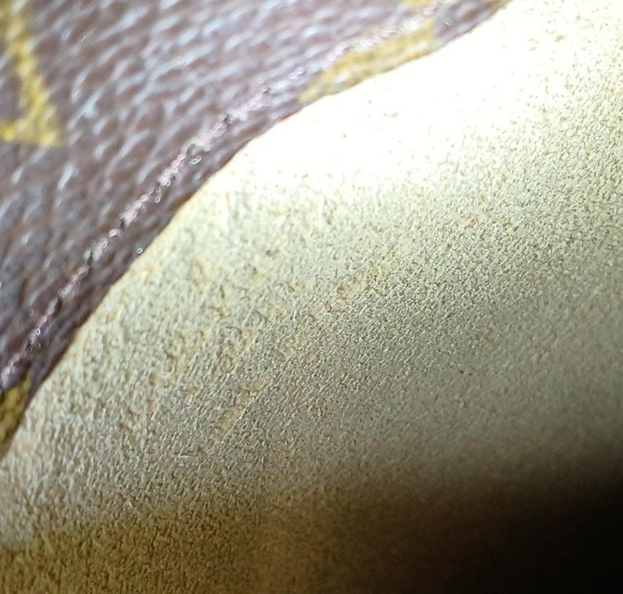 ロゴ薄くなっています。