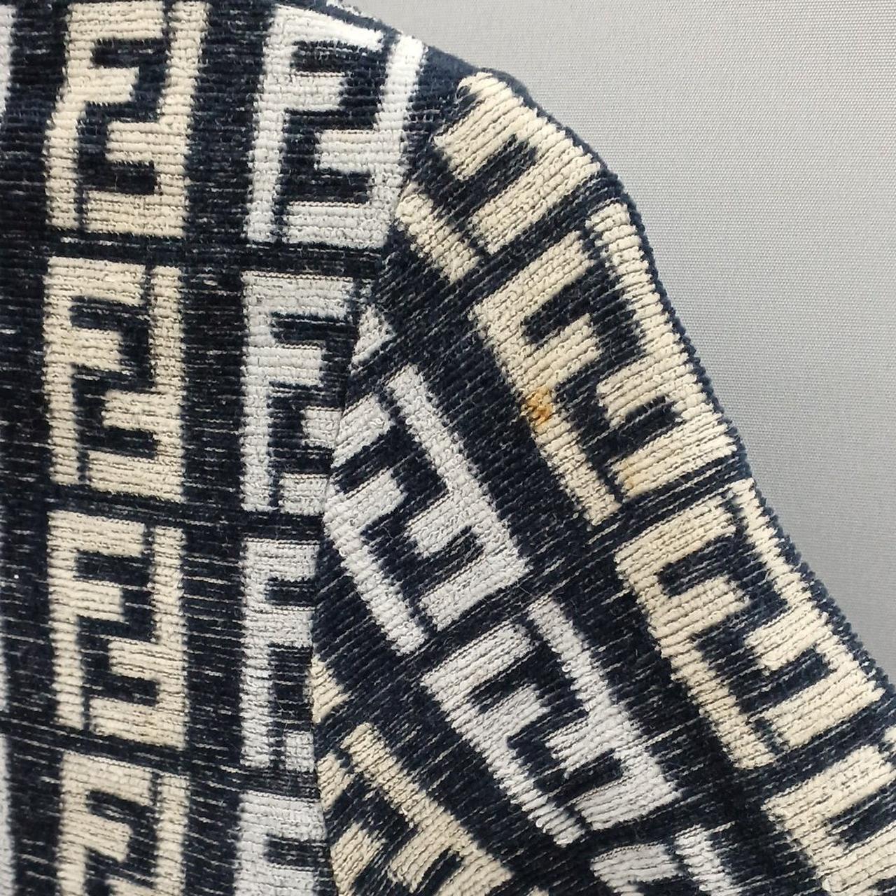 所々シミがございます。