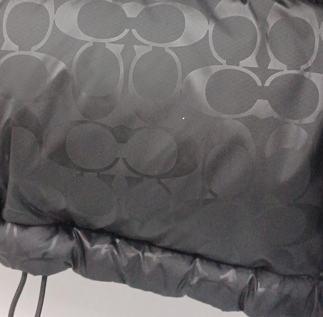 小さな穴あります。