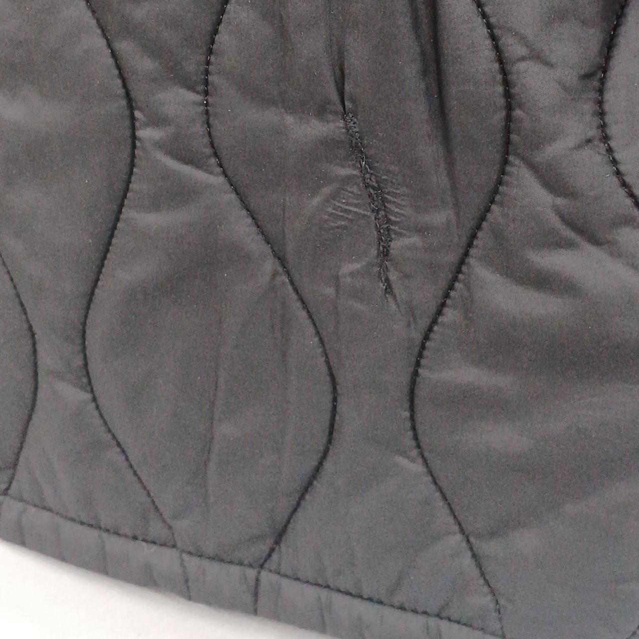 後ろに修復跡有り