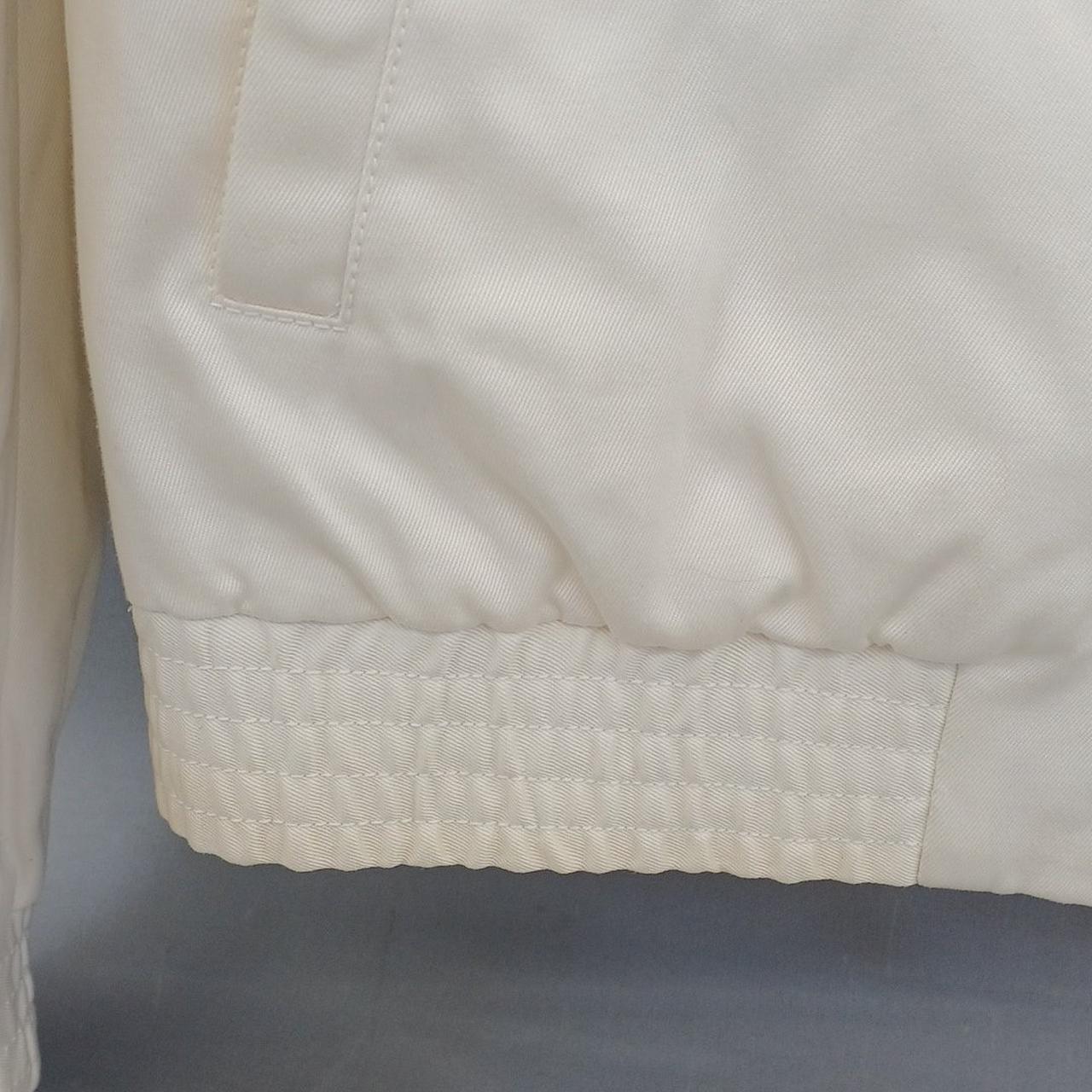 裾部分黄色く変色有り