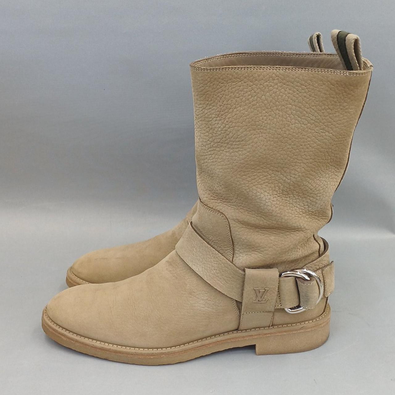 全体的にヨゴレや変色が、あります。