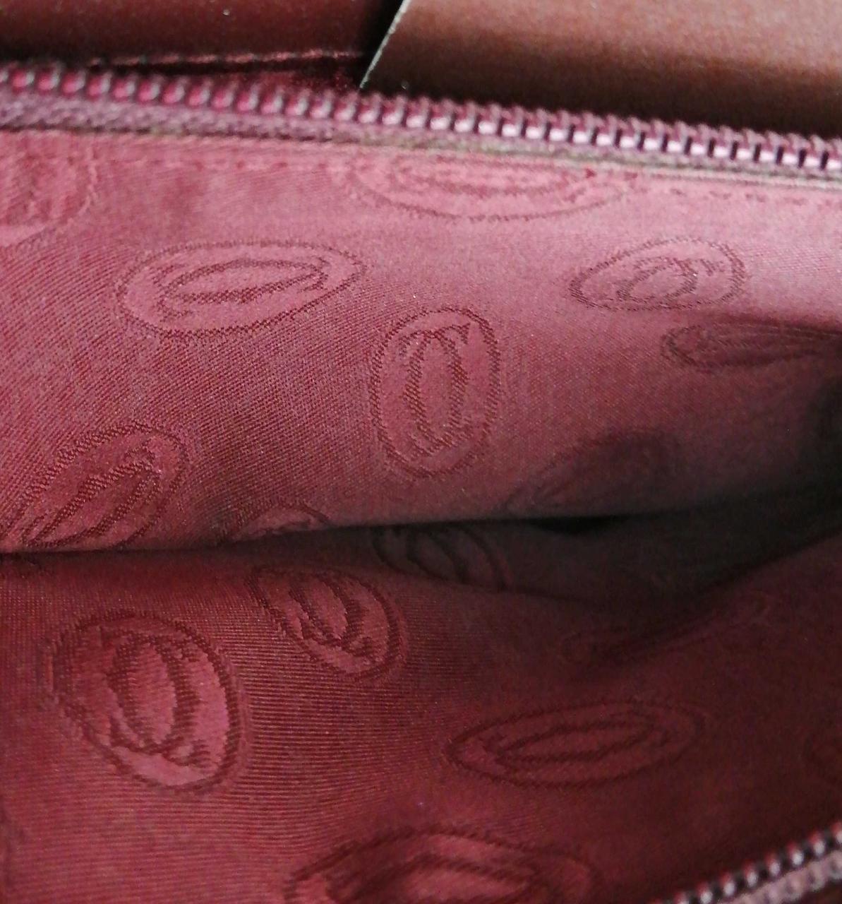 小銭入れ内部で少し汚れあります。