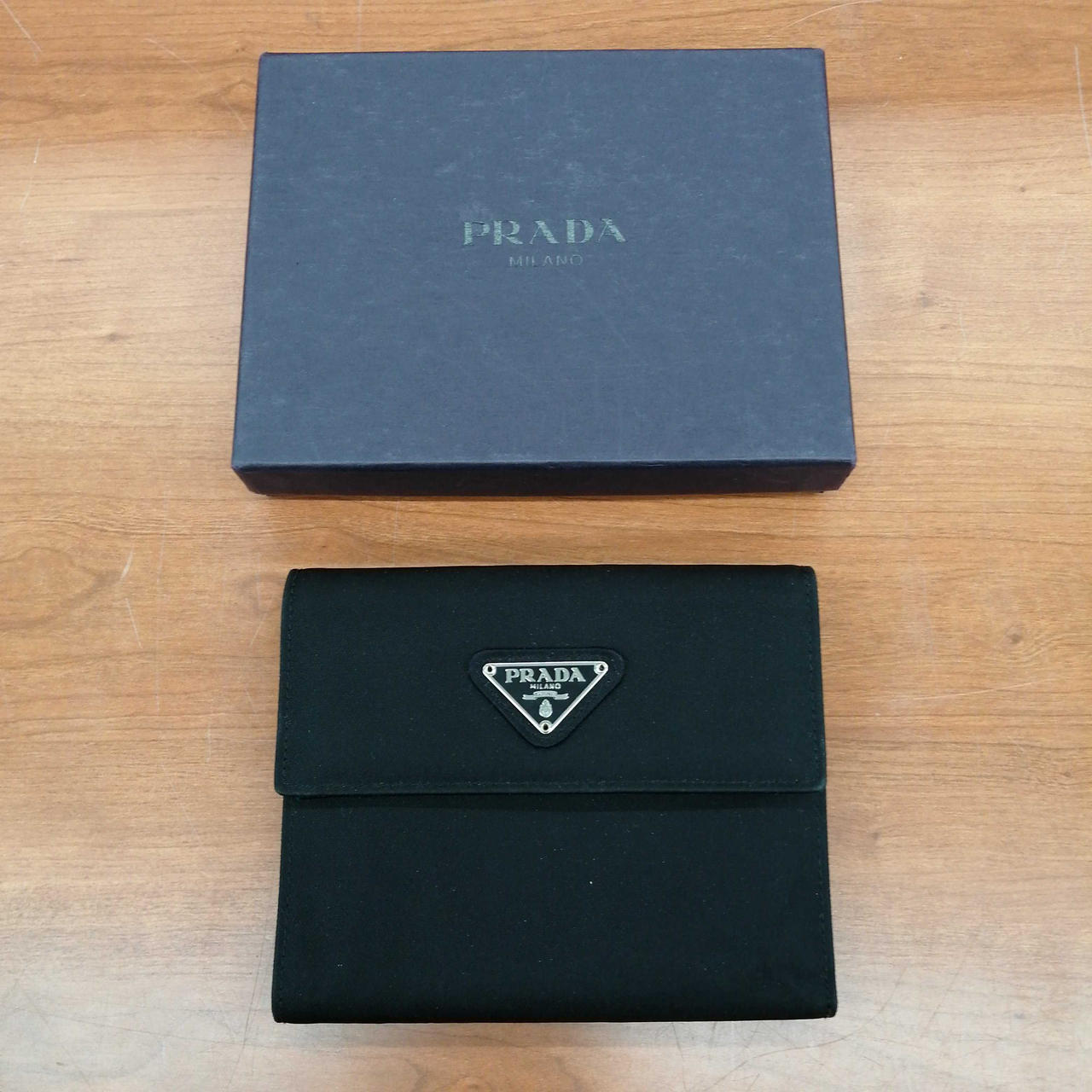 PRADA 三つ折り財布　箱・保証書付き PRADA 三つ折り財布 箱・保証書付き PRADA 三つ折り財布 箱・保証書付き