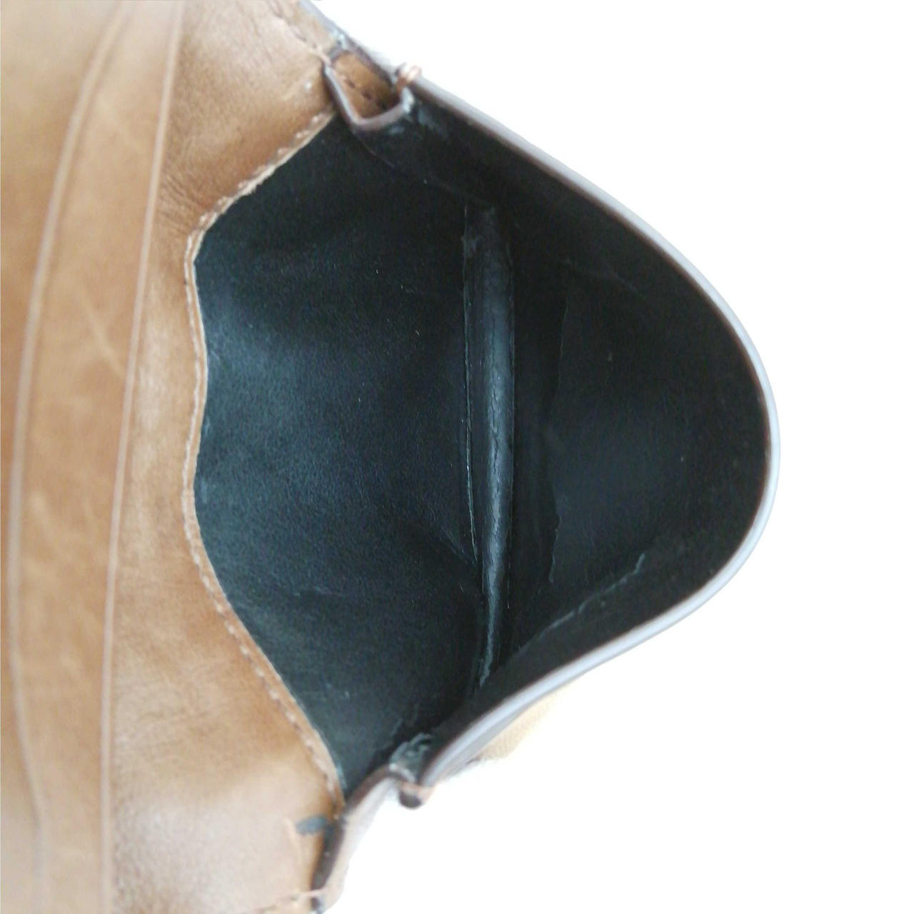 ひび割れ、剥がれ有り