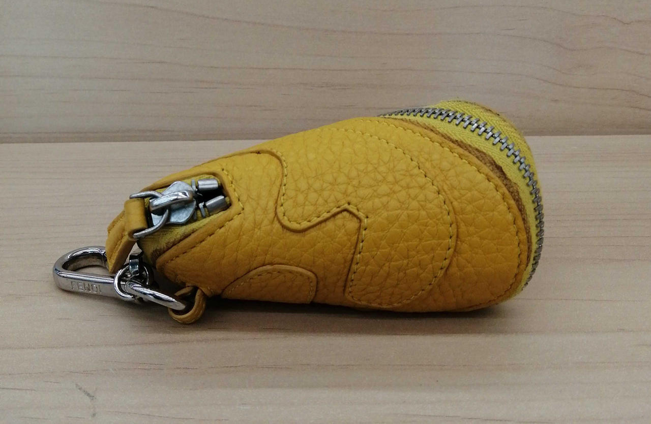 シミ汚れ有ります。