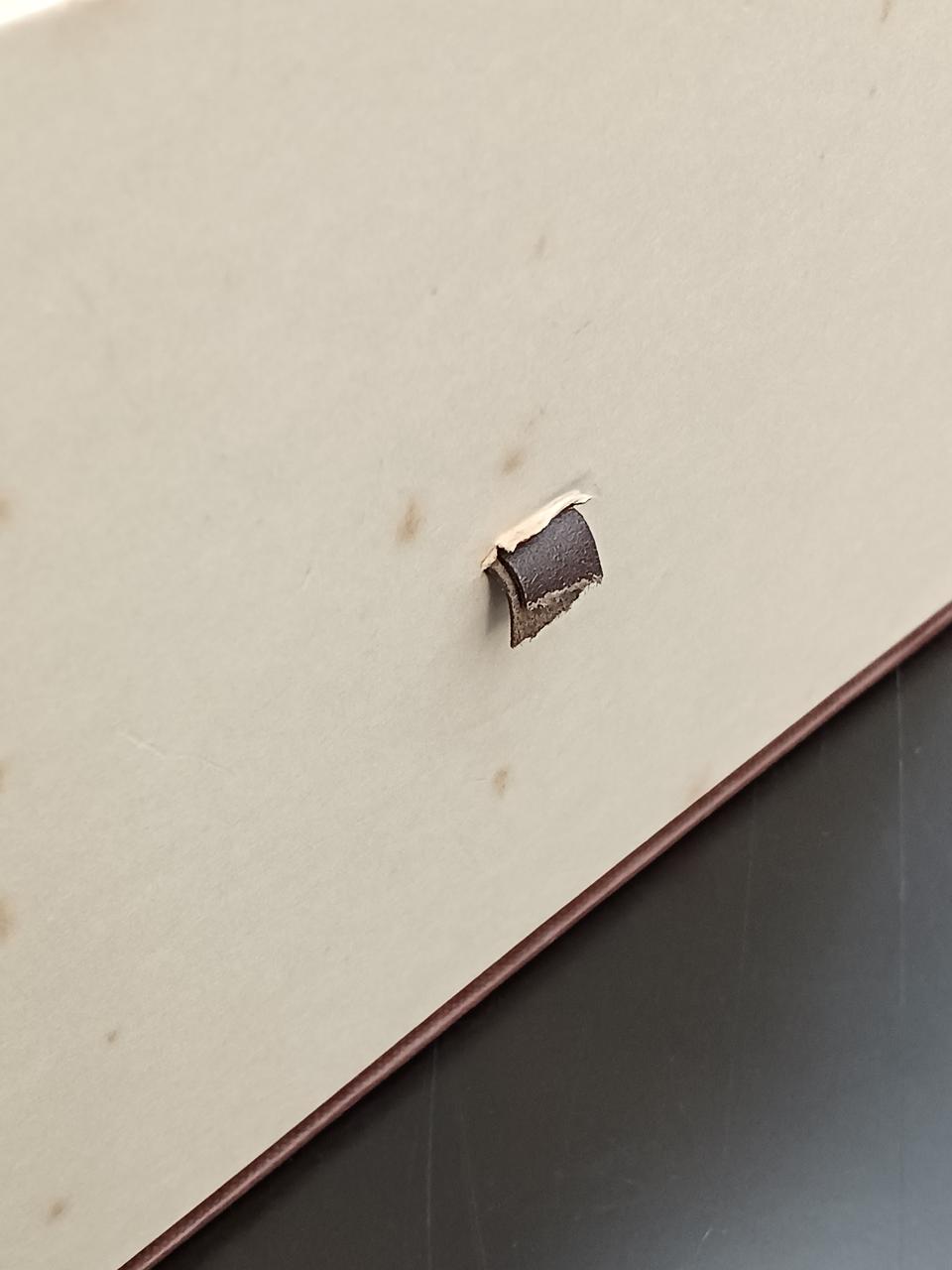 箱取っ手ちぎれあり