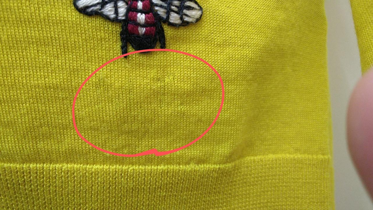 イニシャル刺繍跡有り