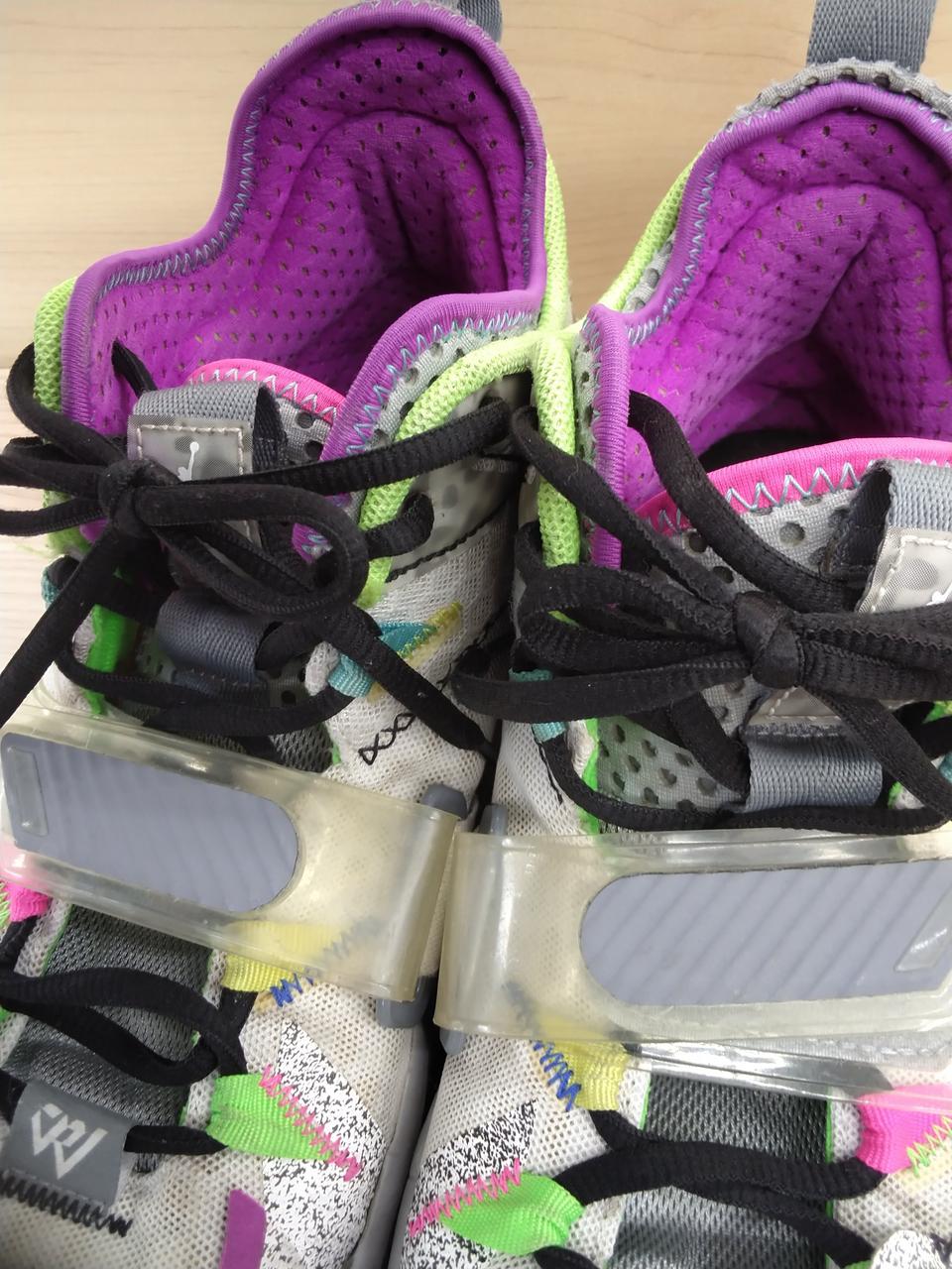 少し色褪せあります