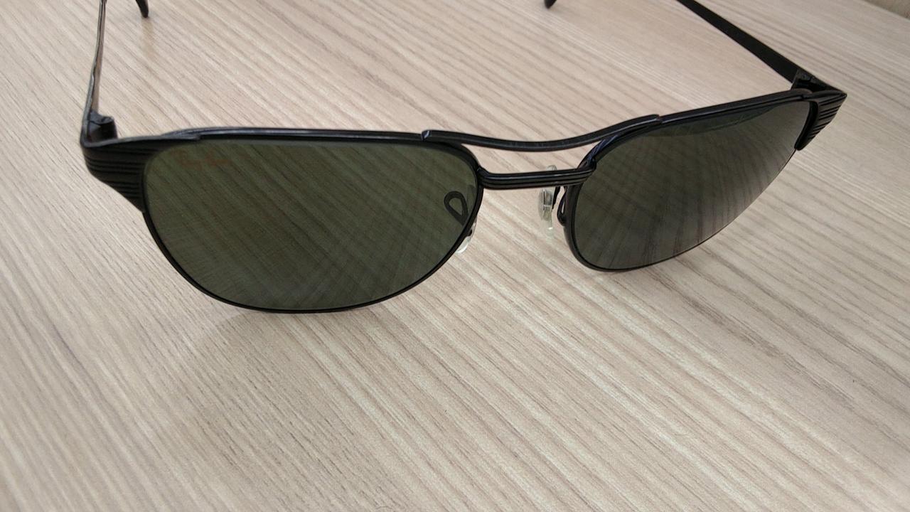 細かい傷みられます。