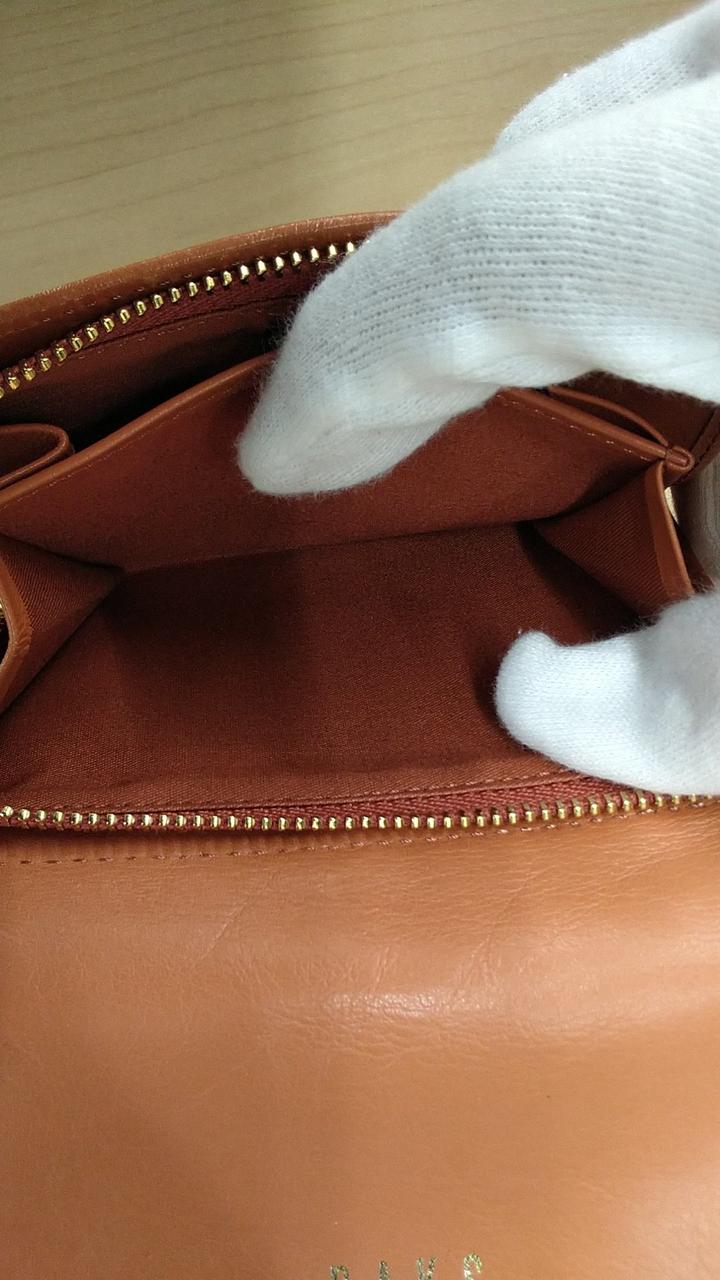 底内側に汚れあります