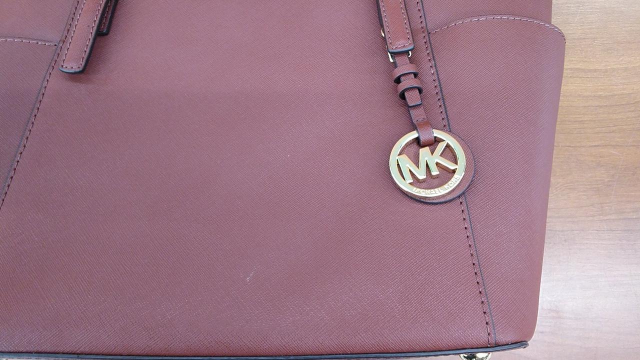 キズ、汚れあります。