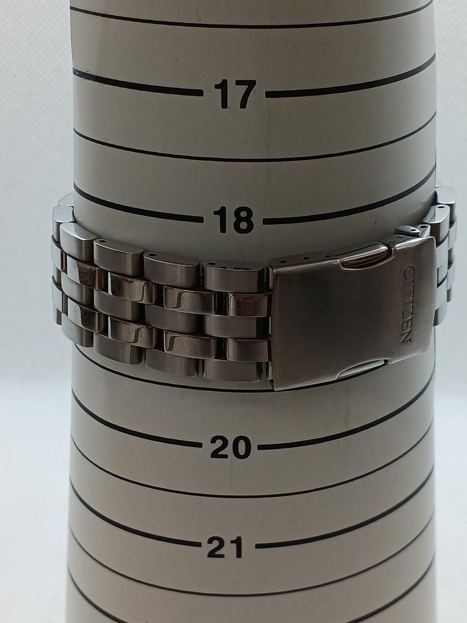 バンドサイズ約19cm「コマあまりなし」