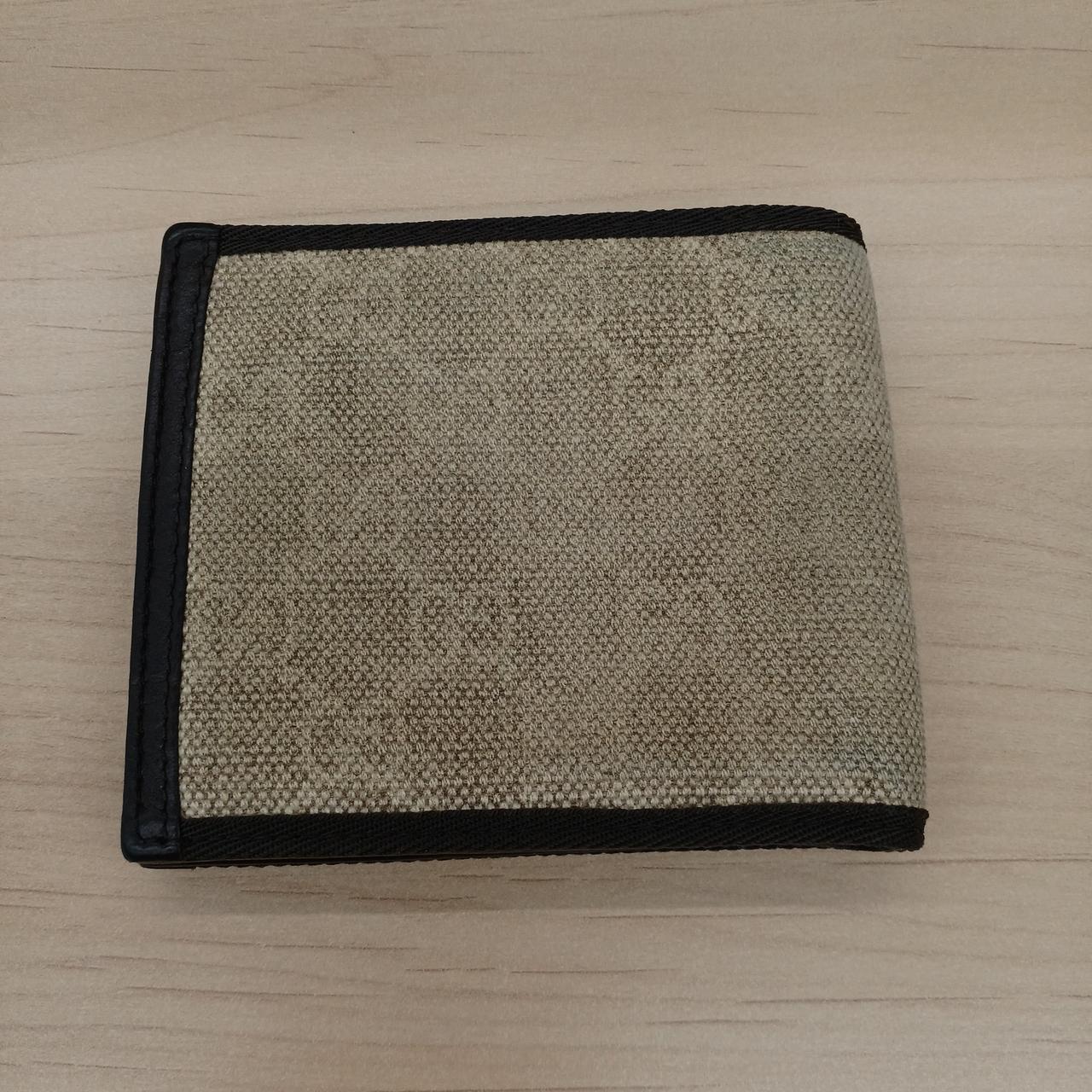 裏面も変色あります。