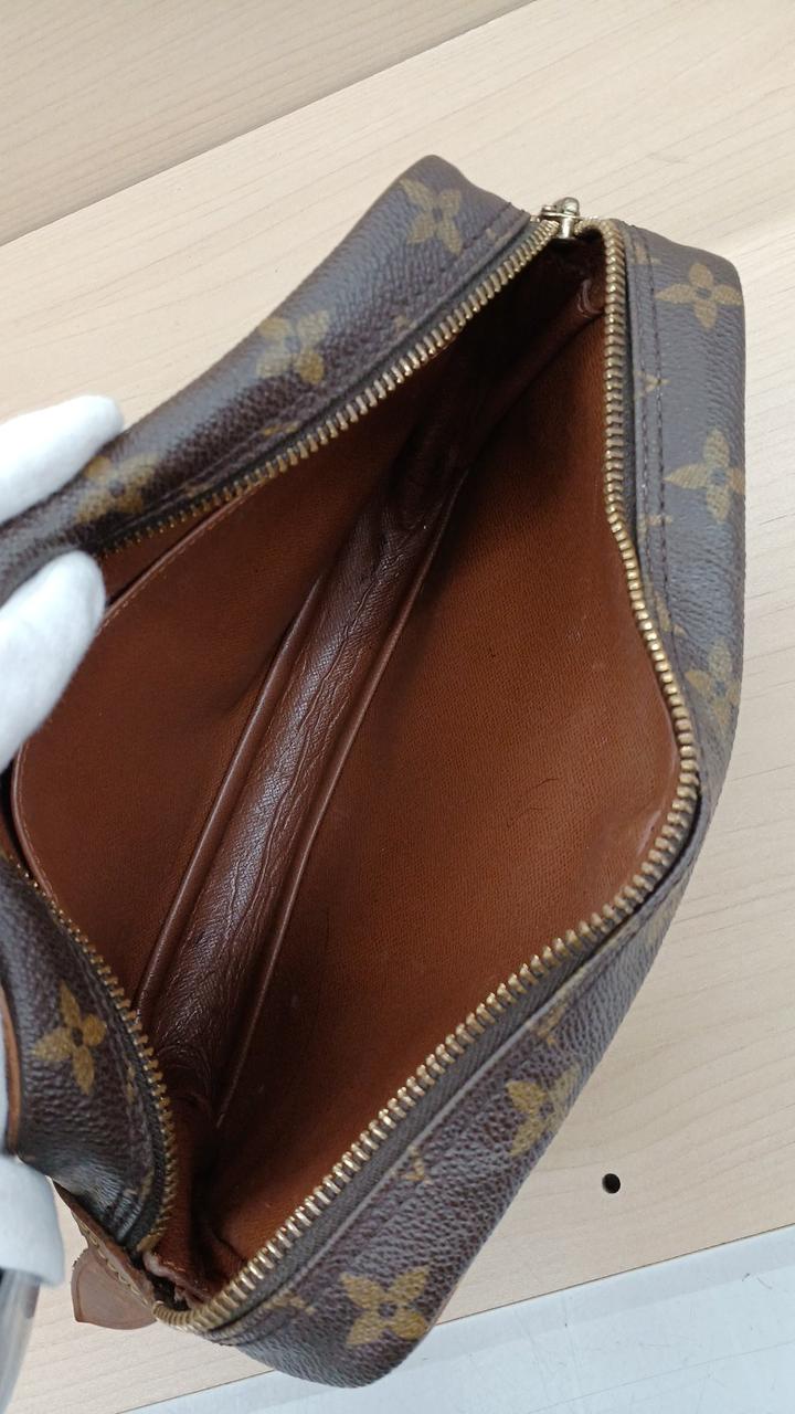 シワやペン跡など汚れ有