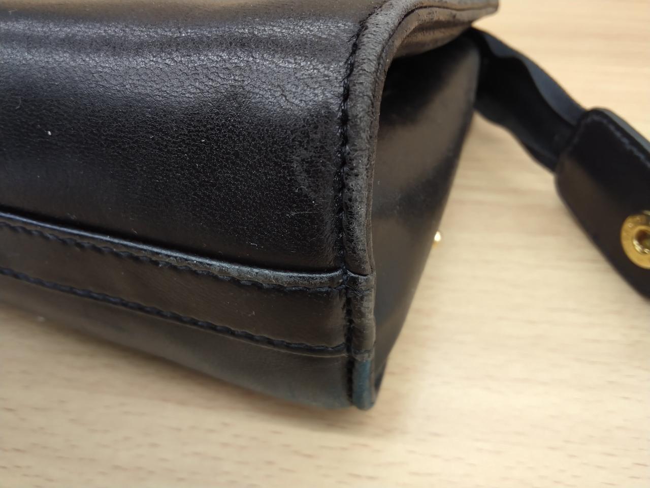 角擦れあります。