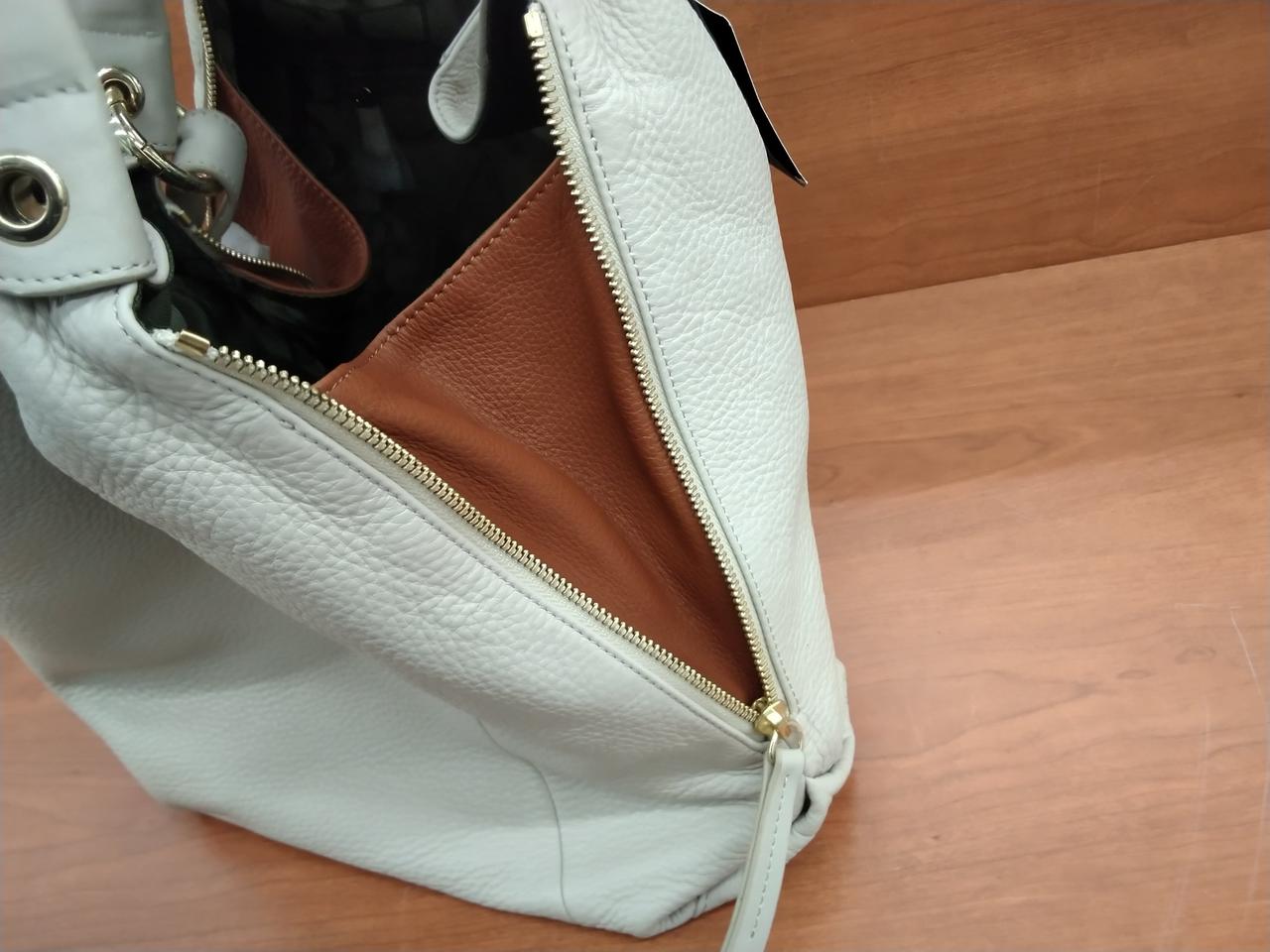 両脇ファスナー付き