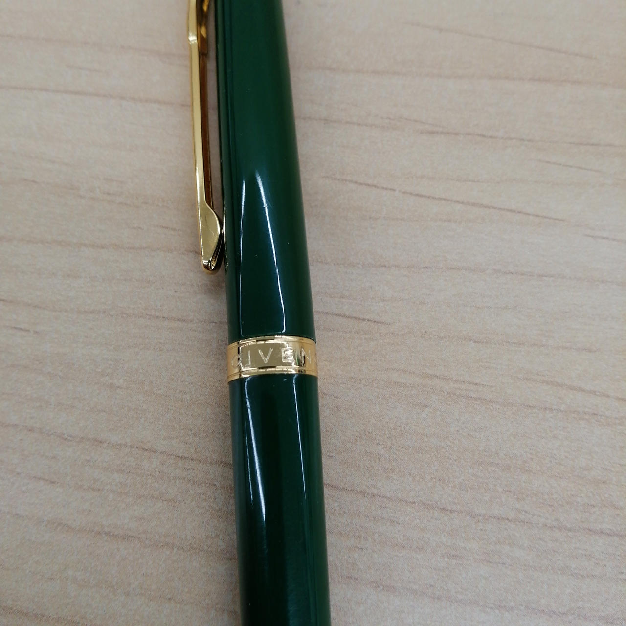 GIVENCHY 刻印有り