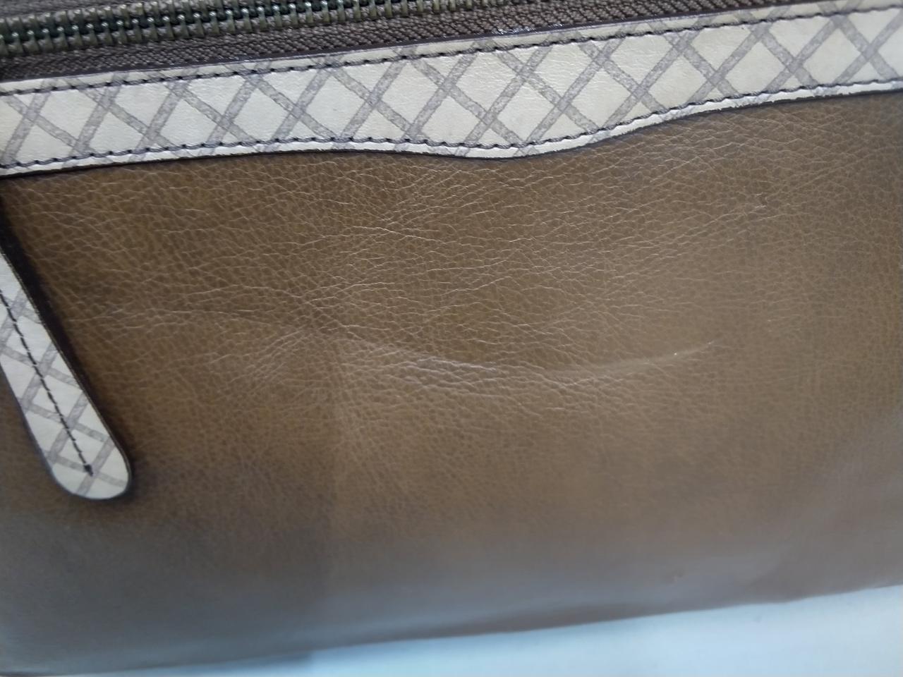 すじ状の跡有ります。