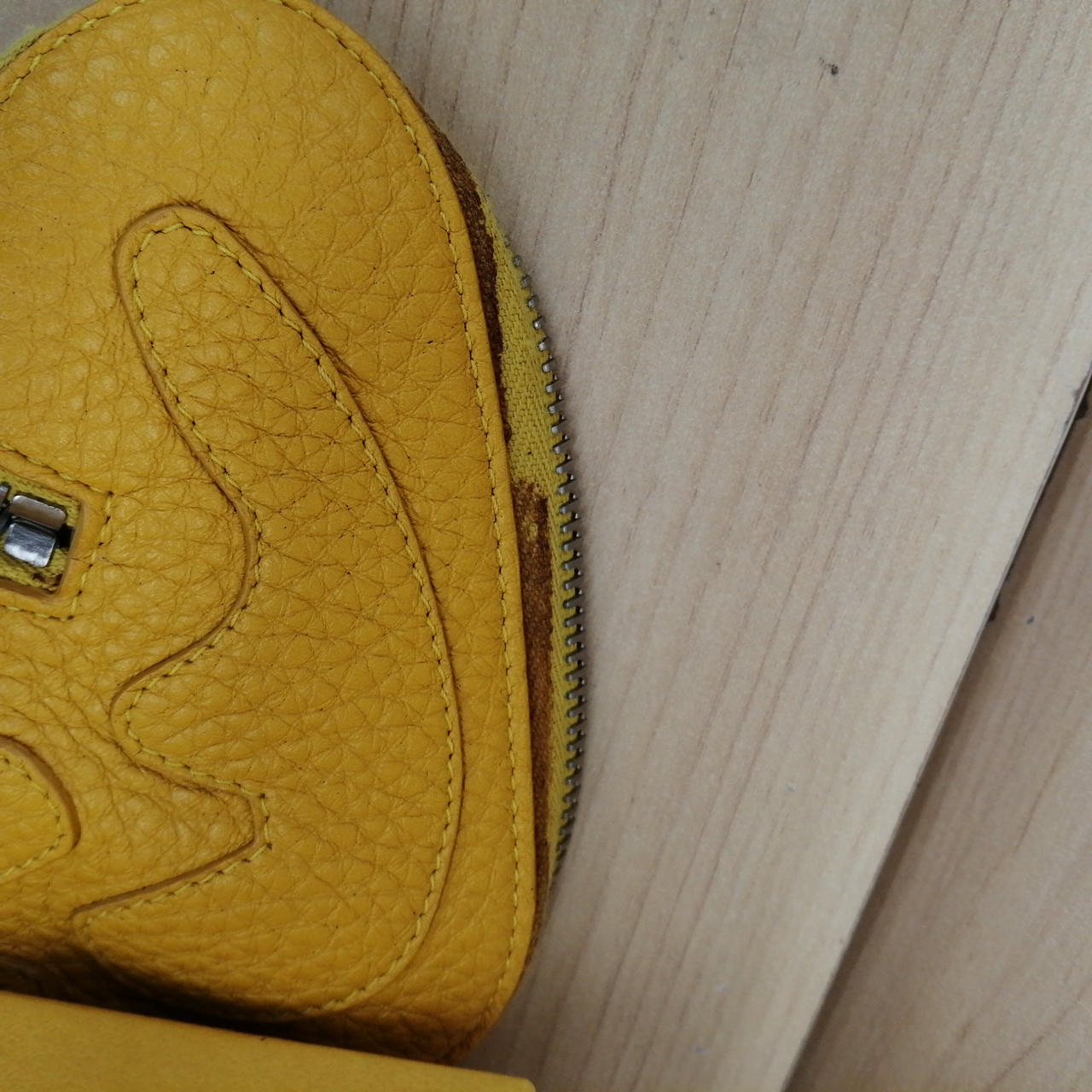 シミ汚れ有ります。