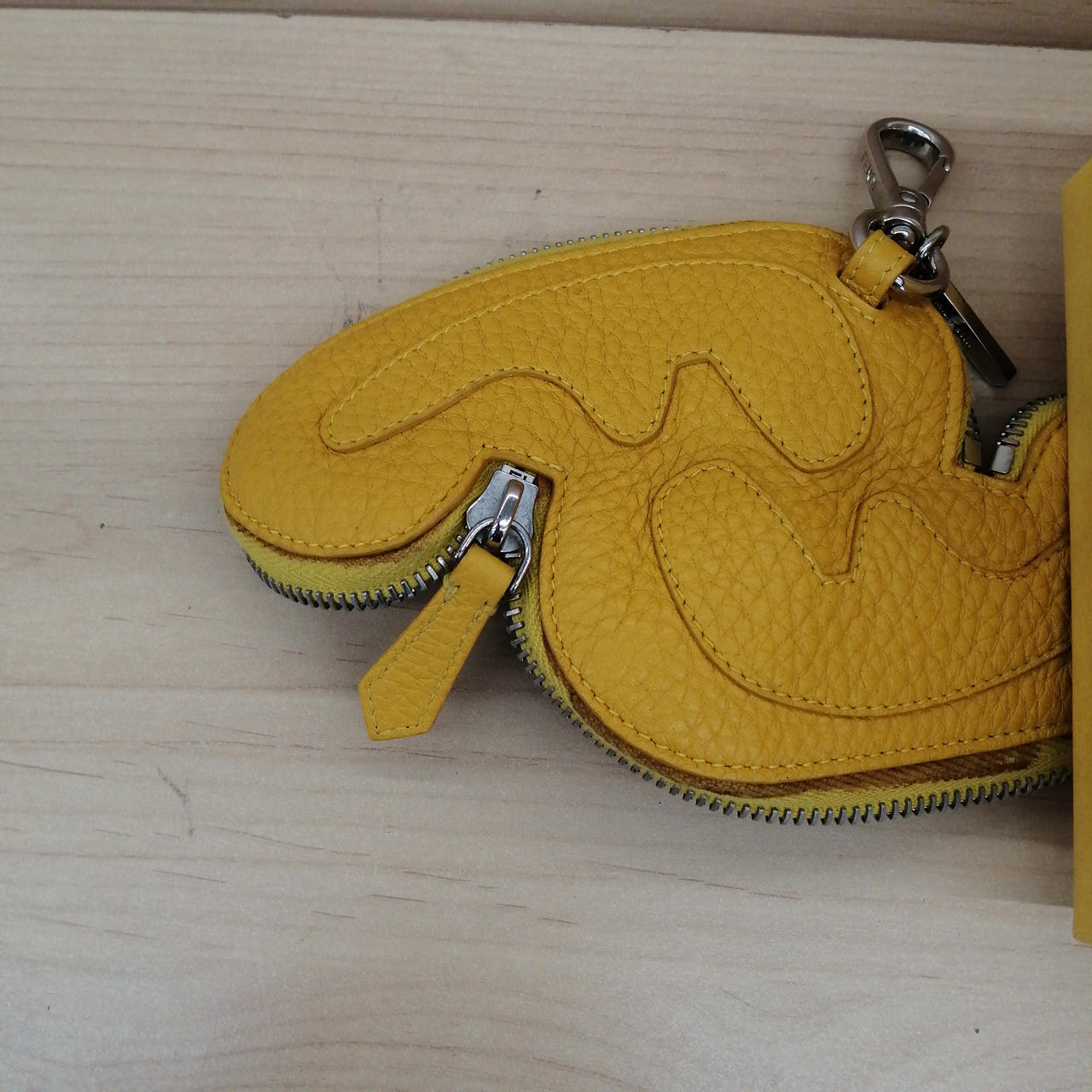 シミ汚れ有ります。