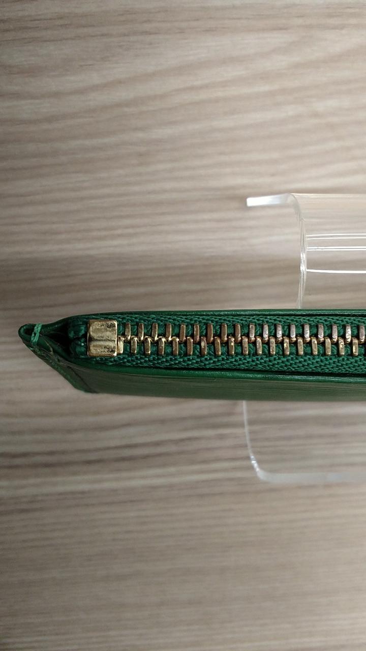 ファスナー少々変色あり