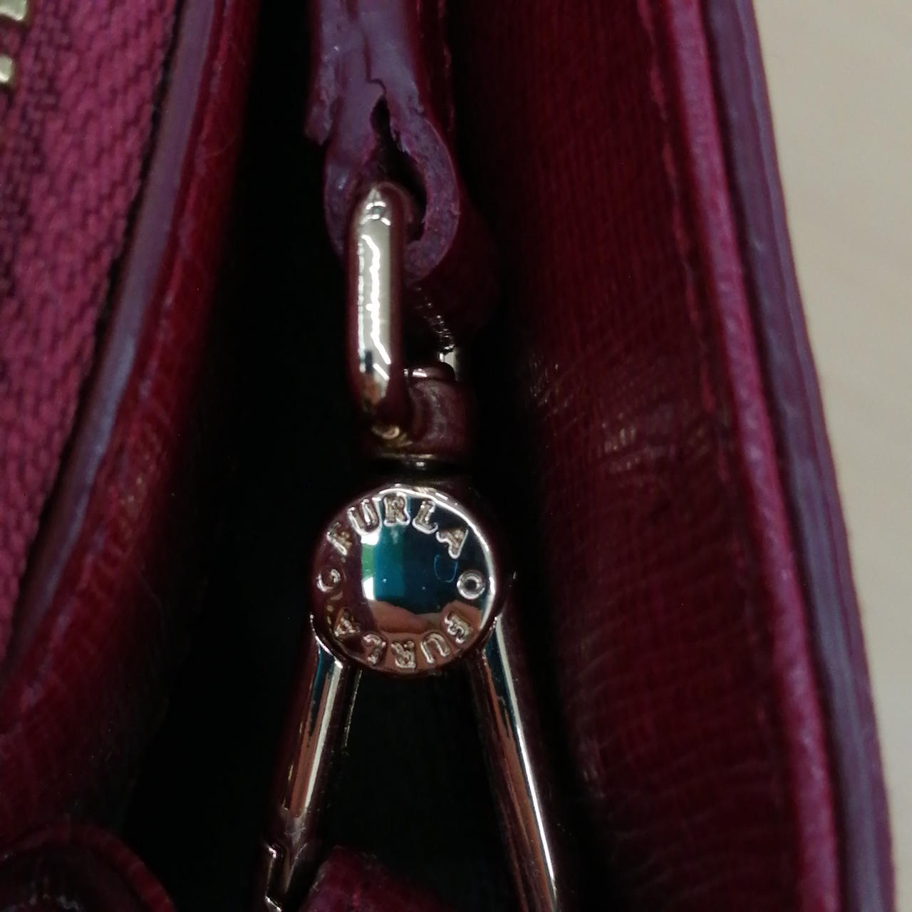 FURLA　刻印有り