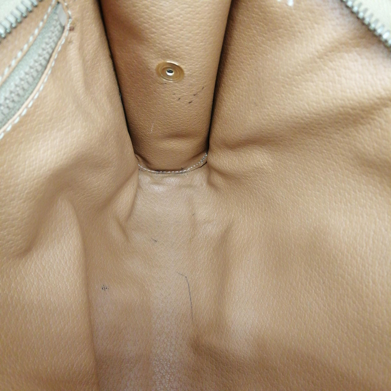 中ペン汚れ有ります。