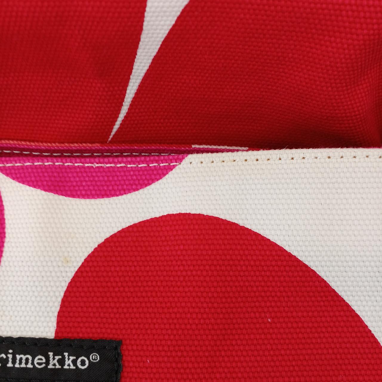 薄い黄ばみあり