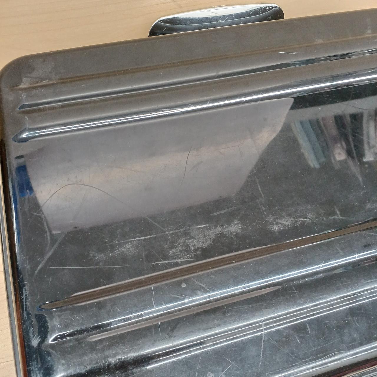 スレキズあり