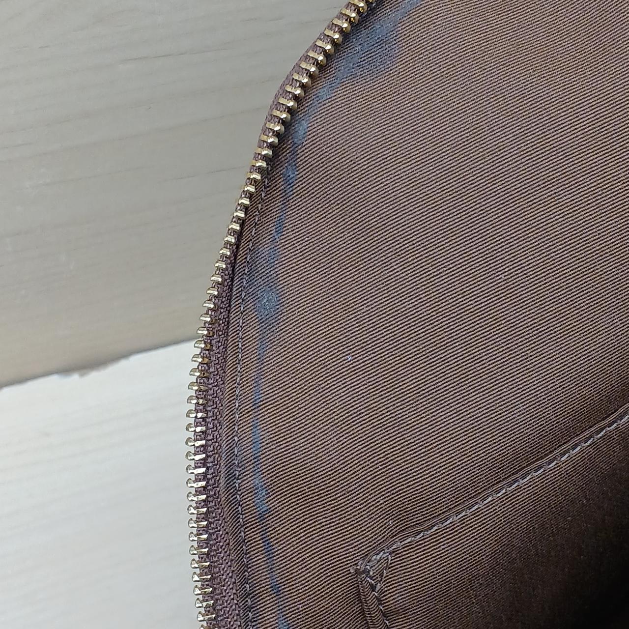 内側縁汚れ有り
