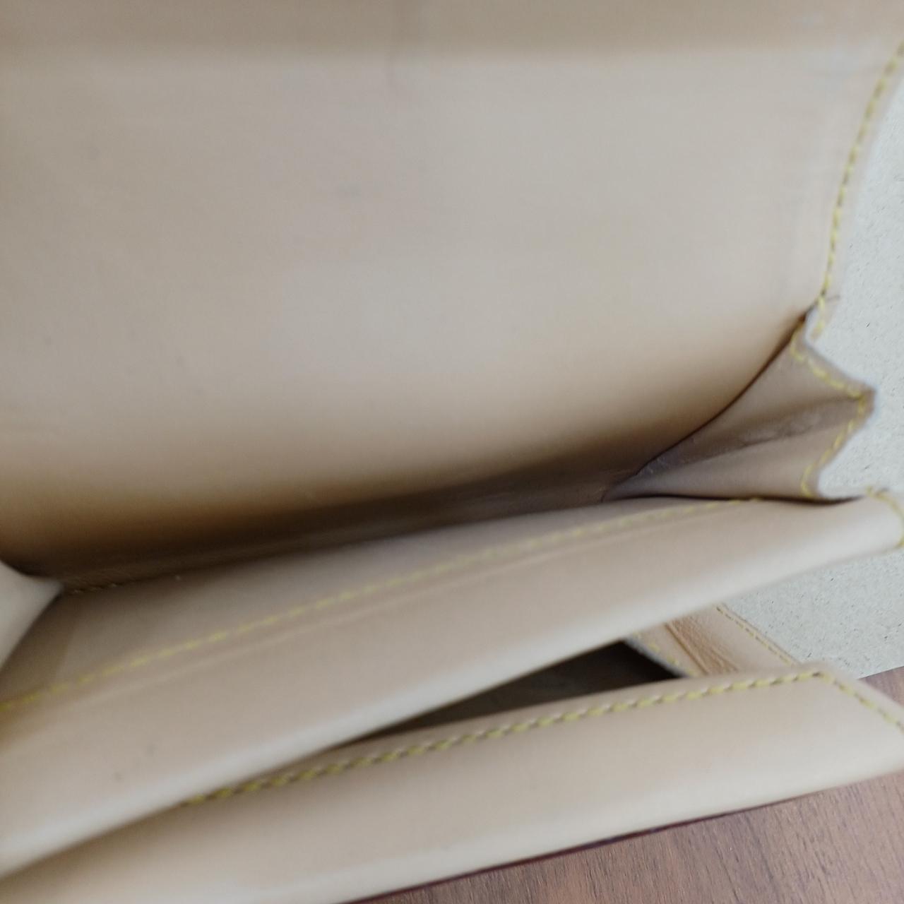 コインケース奥側ポケットきれいです。