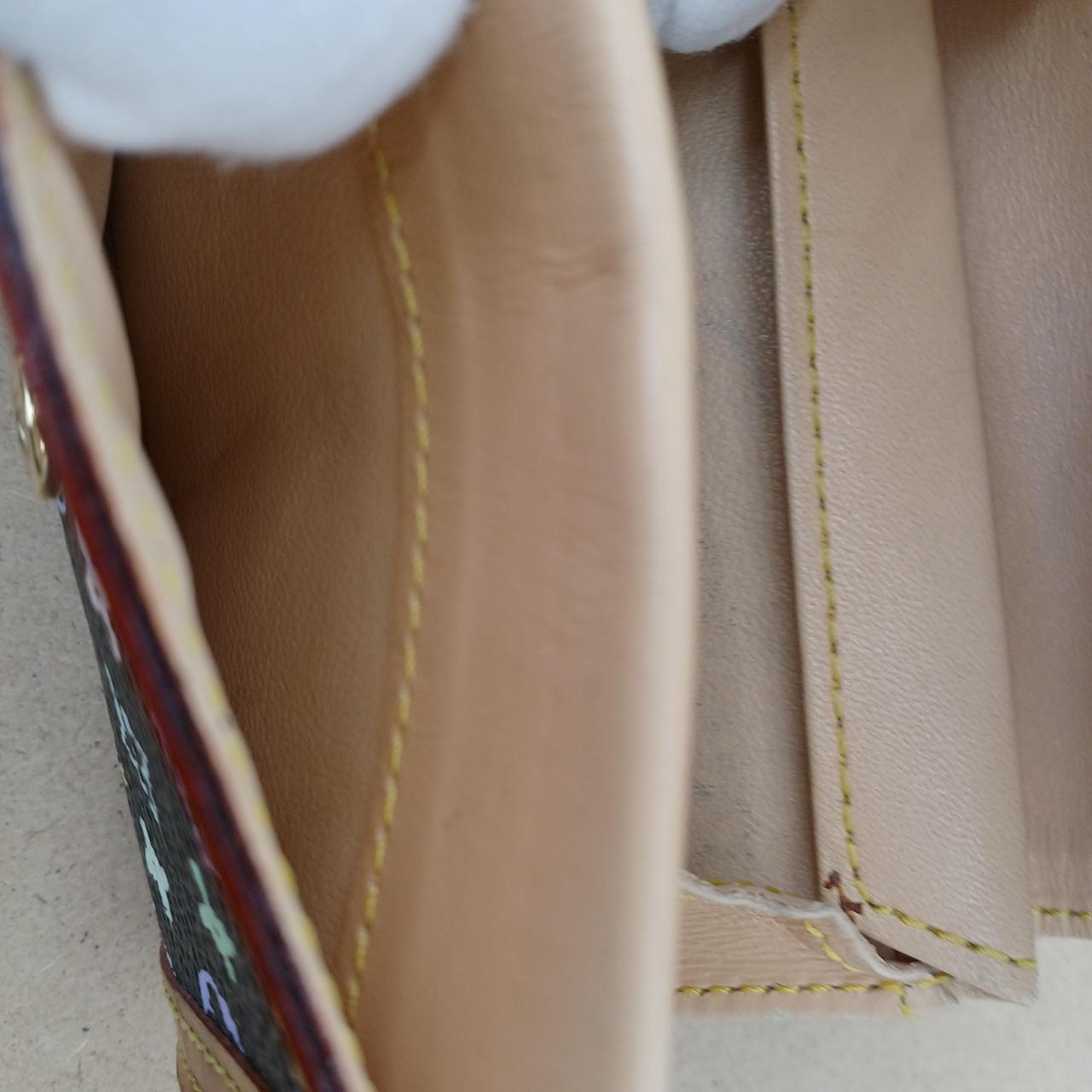 コインケース手前ポケットきれいです。