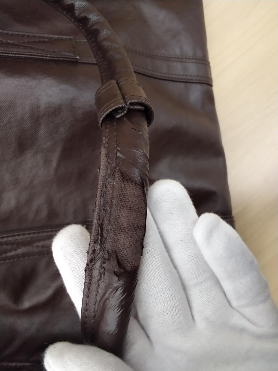 取っ手が剥がれてます