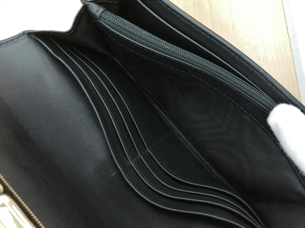 新品同様極美品FURLA 長財布 ブラック パイソン型押し フルラ(FURLA)|長財布|【ハードオフ公式通販】オフモール|1030440000024554