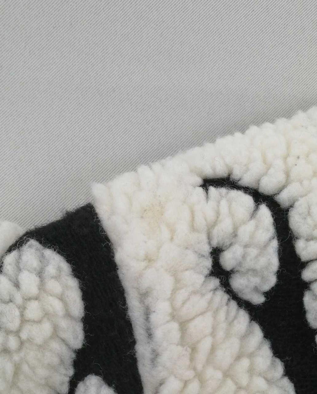 左肩、少し汚れあり