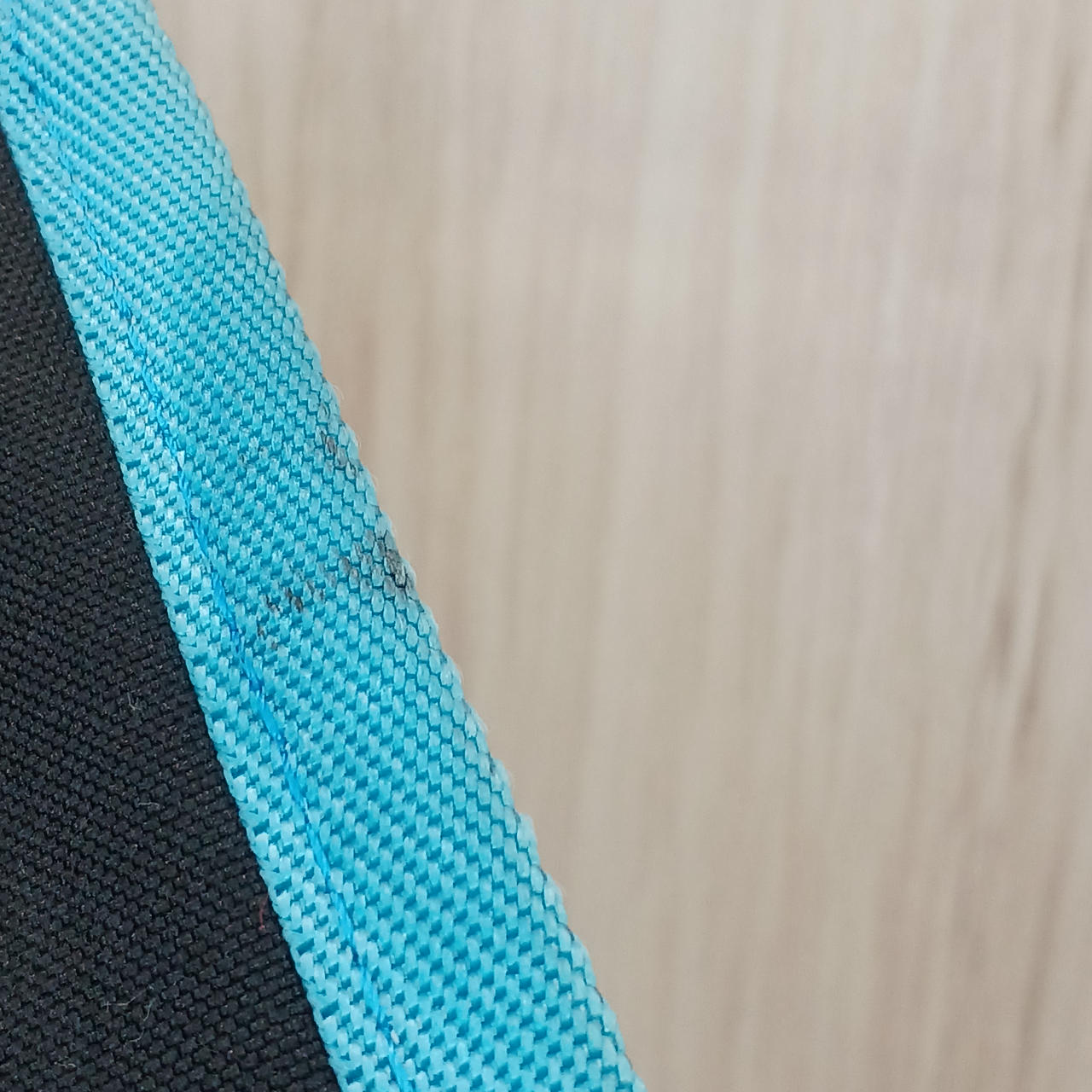 正面右側一部汚れあり