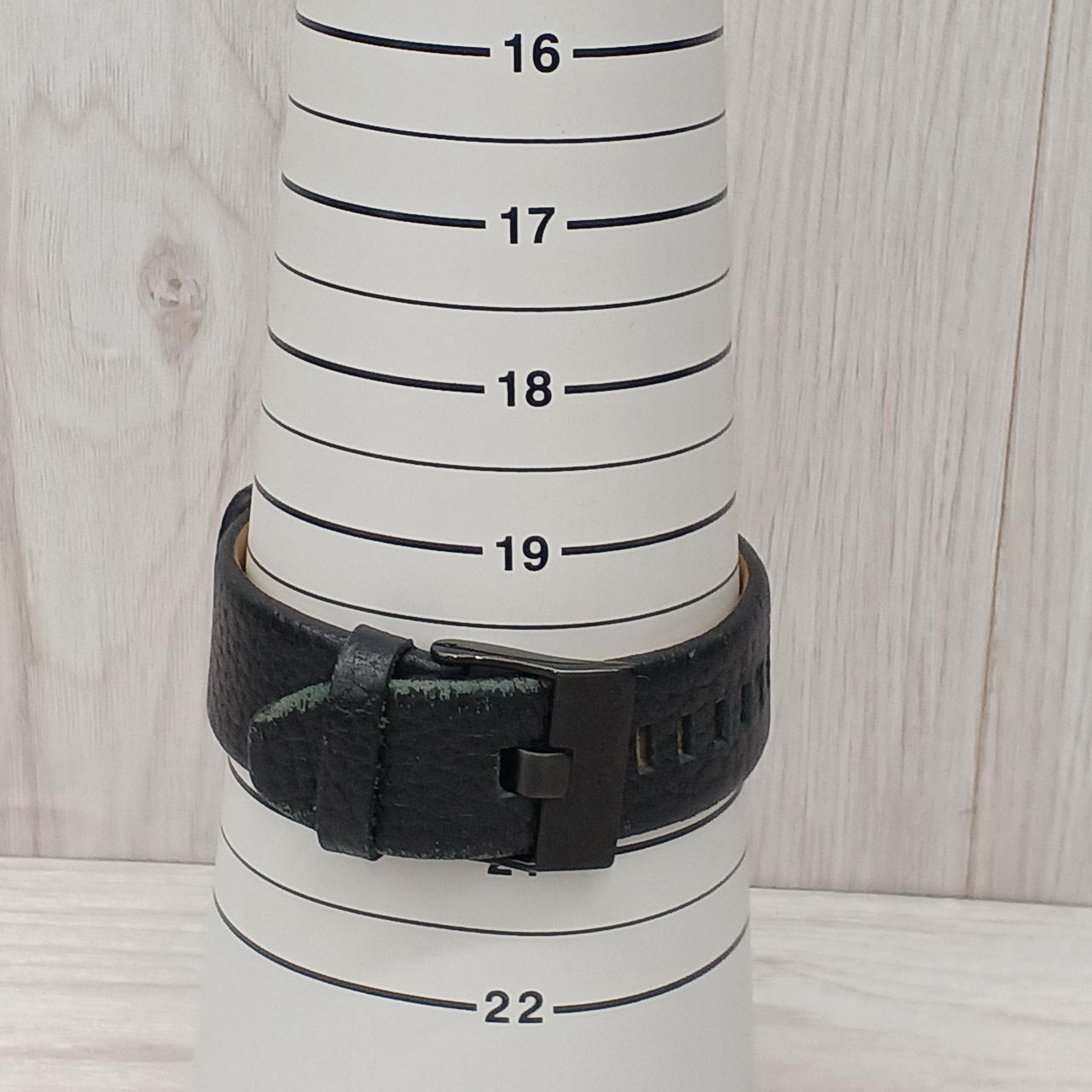 腕周り最大約20cm